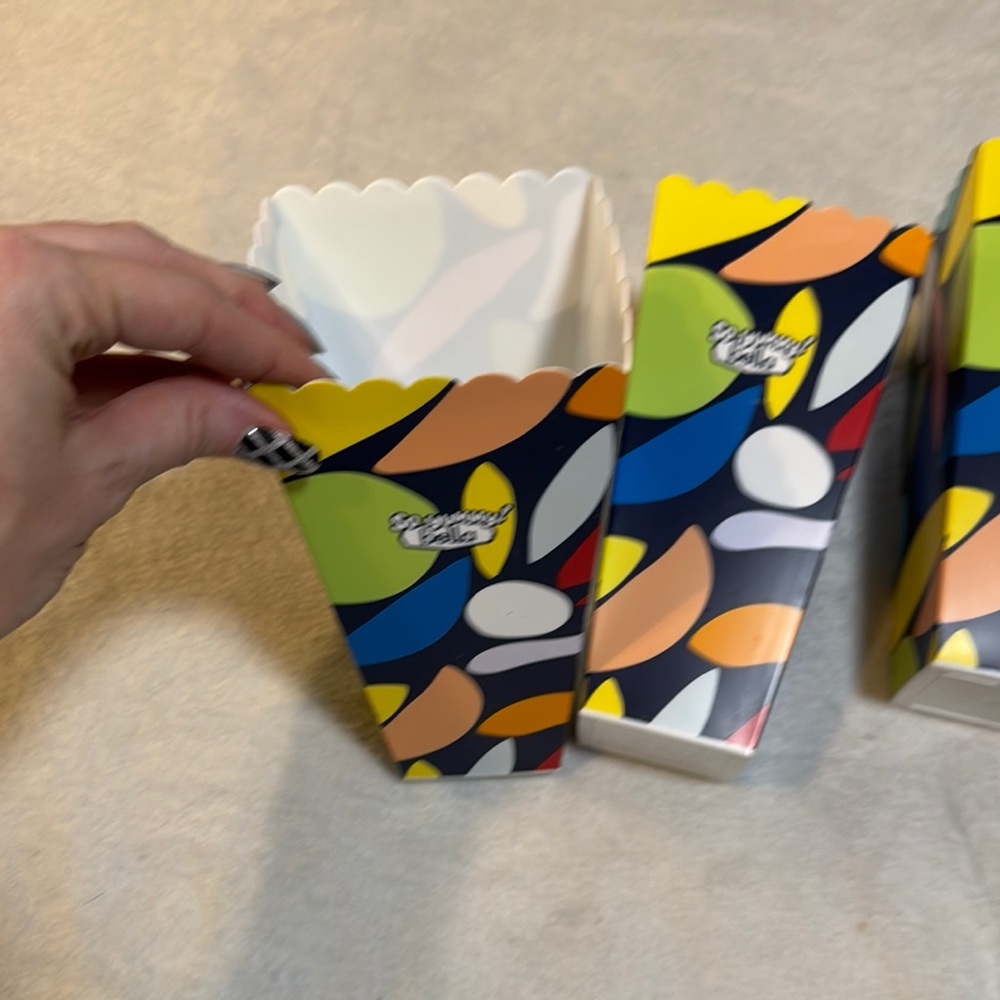Colorful Popcorn Boxes - Picture 2 of 4